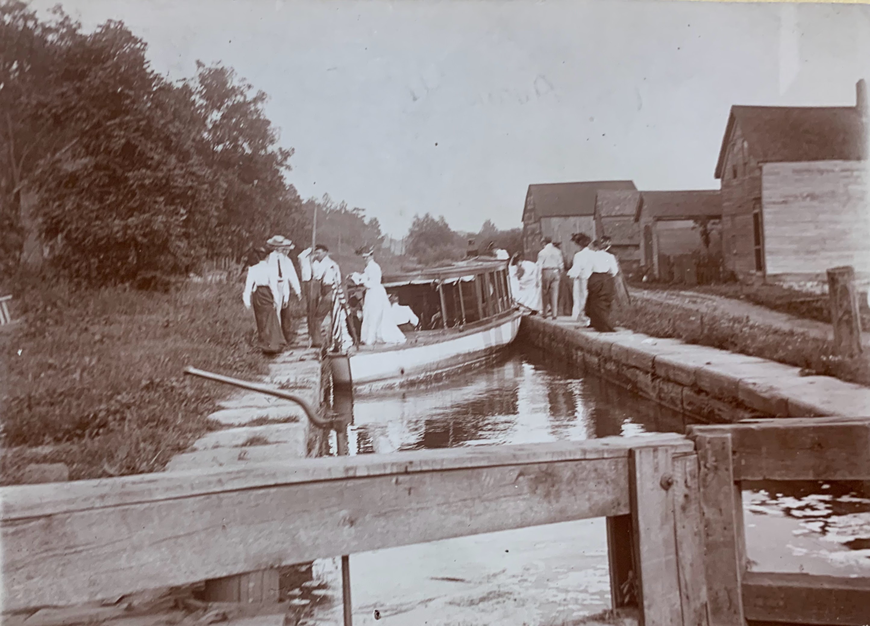 Canal Fulton Links The Past To The Present   Canal Fulton Visitors 1890 Wrhs Ohio Views Photograph Collection 